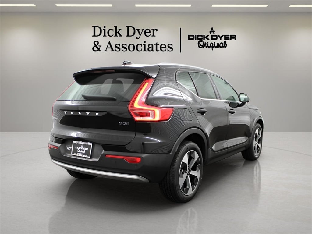 Used 2025 Volvo XC40 B5 Plus Bright Theme SUV