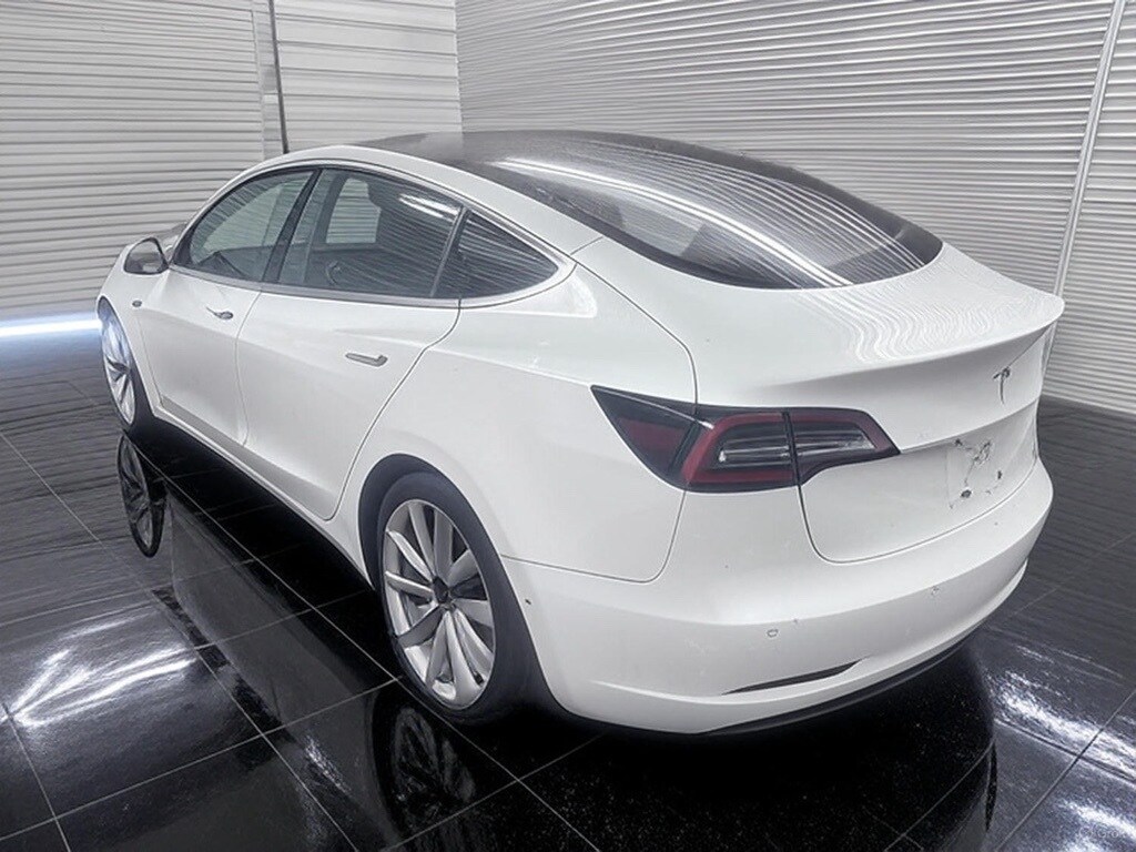 2018 Tesla Model 3 Long Range photo 3