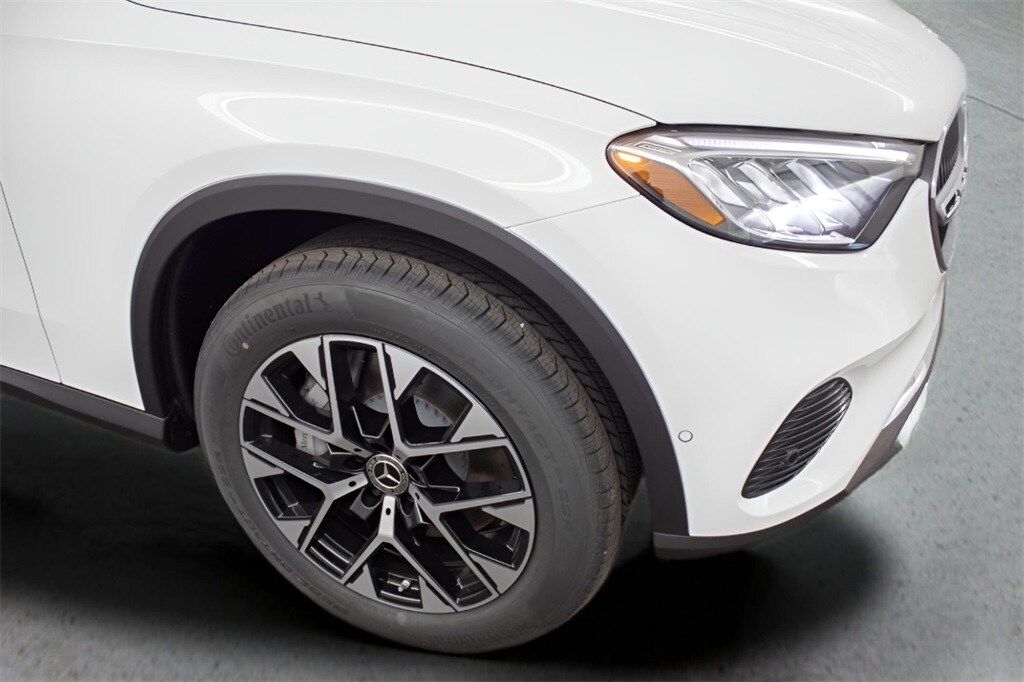 2025 Mercedes Benz GLC 350e 4MATIC photo 2