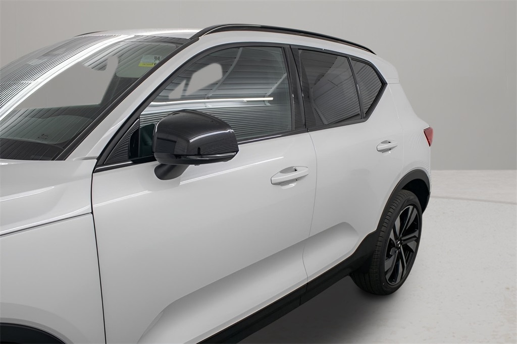 Used 2025 Volvo XC40 B5 Plus Dark Theme SUV