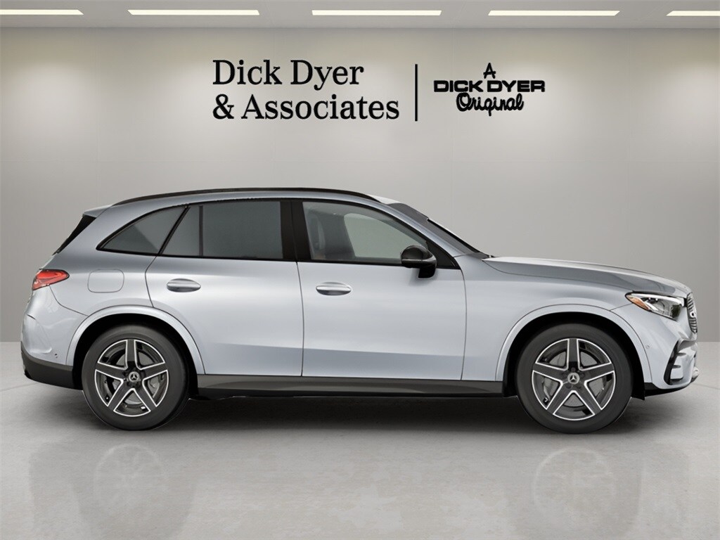2025 Mercedes Benz GLC 300 4MATIC photo 4