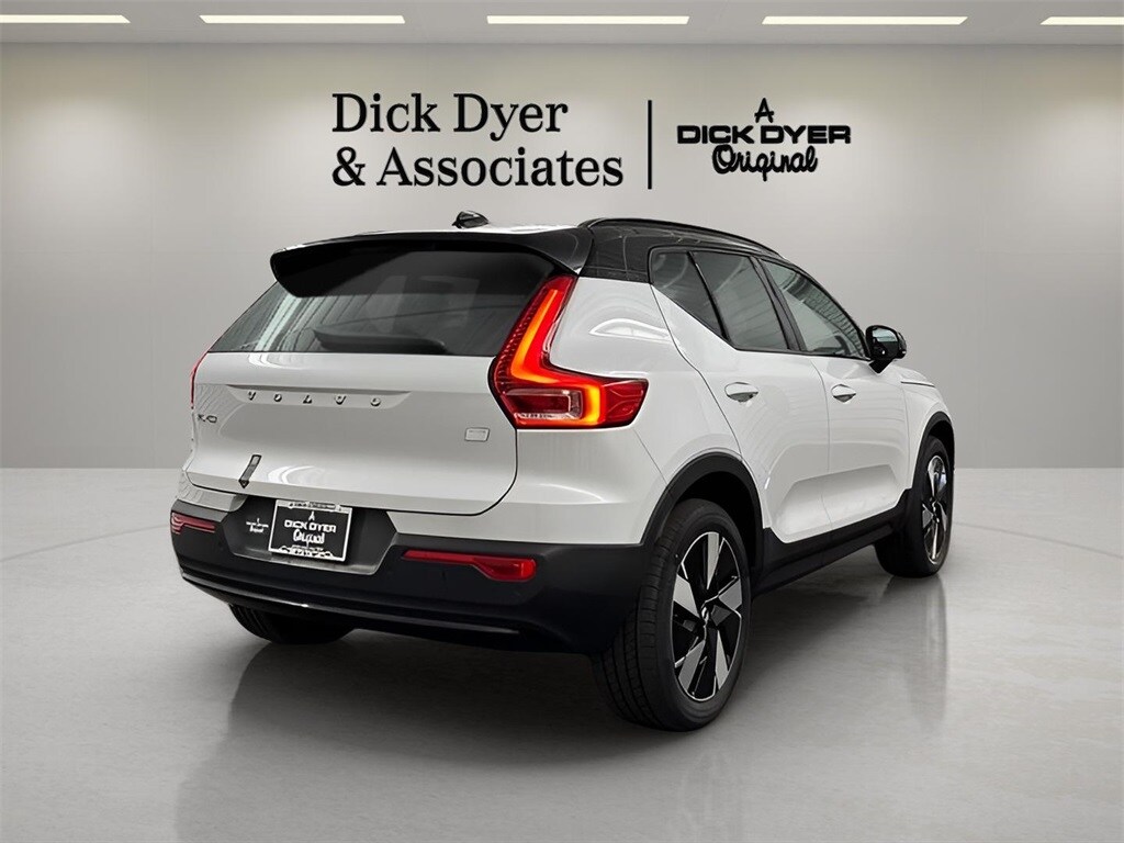 Used 2024 Volvo XC40 Core with VIN YV4EH3HK7R2270945 for sale in Columbia, SC