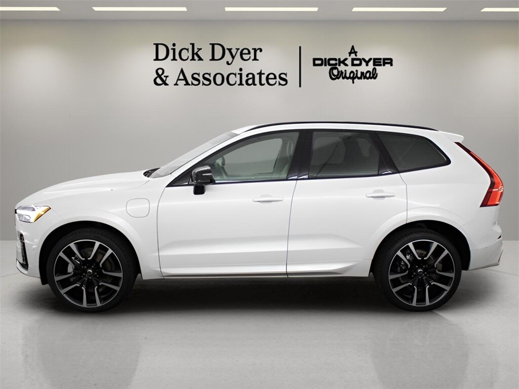 2024 Volvo XC60 Hybrid T8 Ultimate photo 3