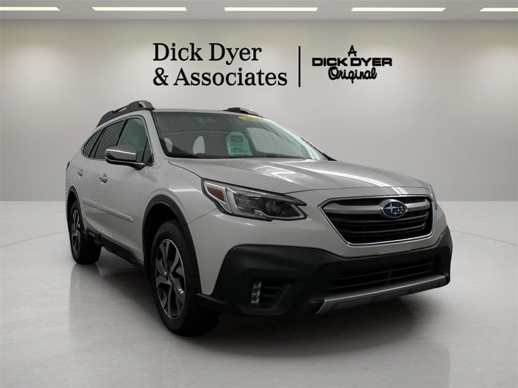 2022 Subaru Outback Touring's photo