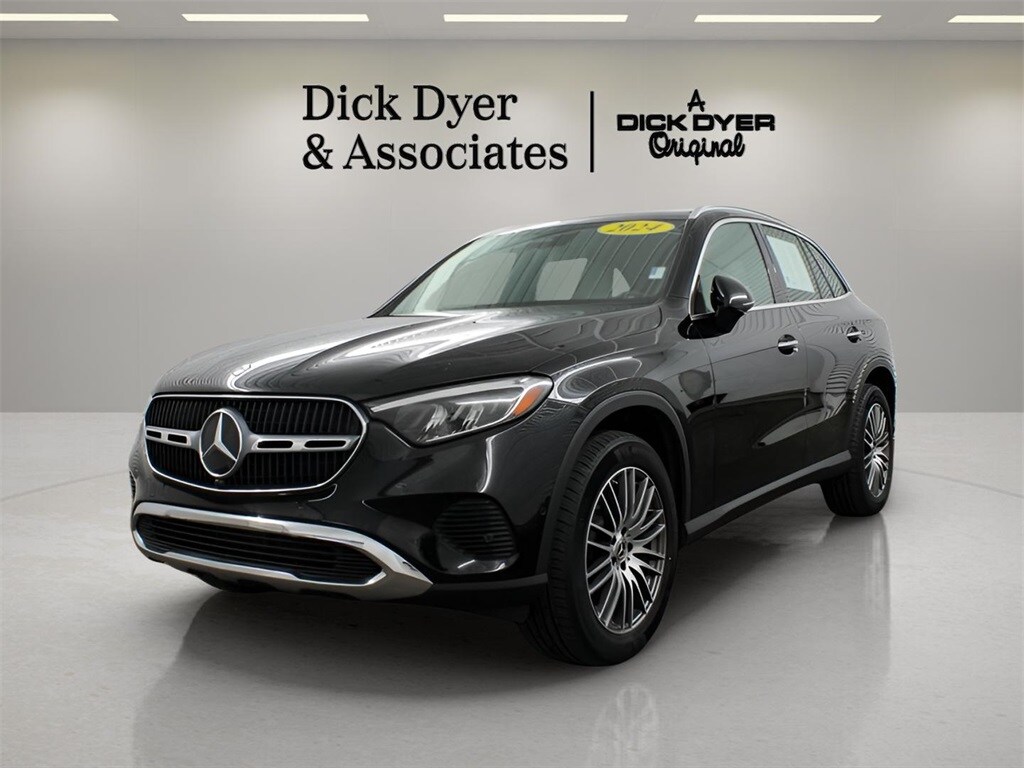 2024 Mercedes Benz GLC 300 4MATIC photo 3