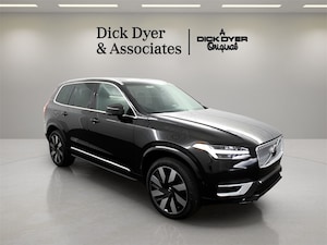 2025 Volvo XC90 plug-in hybrid T8 Plus 7-Seater SUV