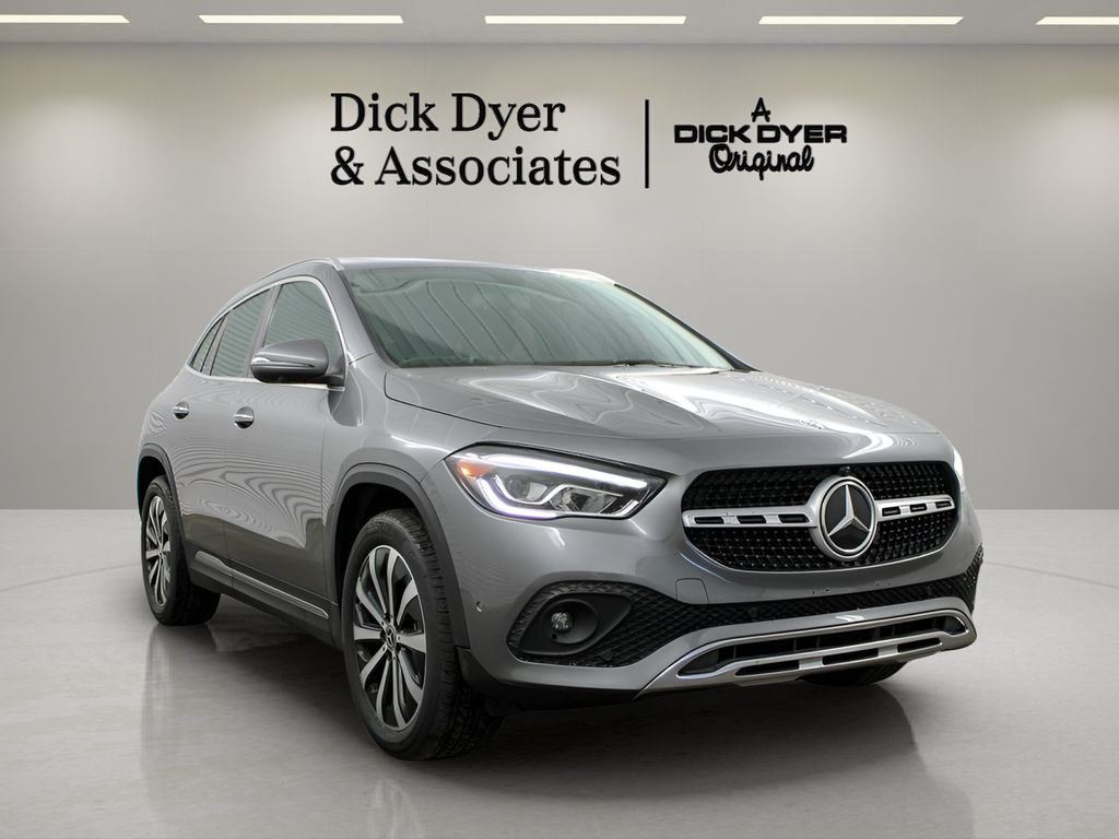 2021 Mercedes-Benz GLA GLA250's photo