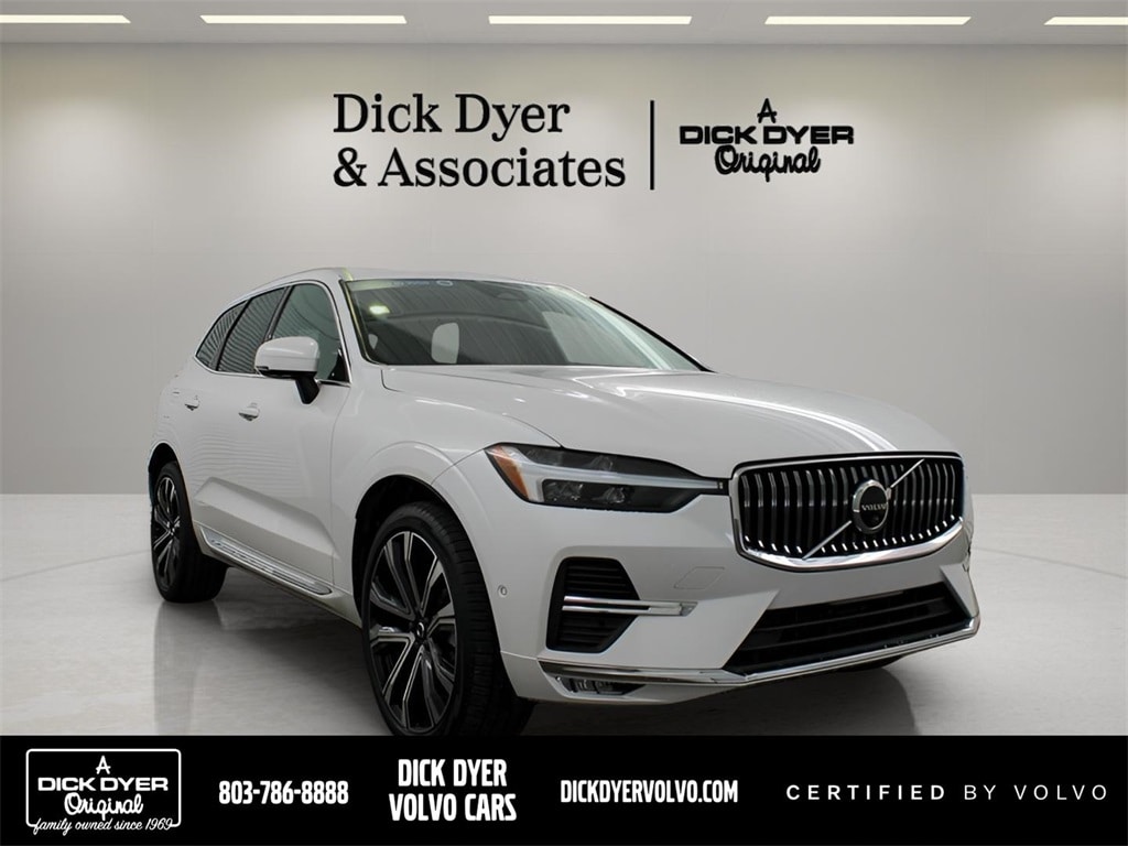 2023 Volvo XC60 B5 FWD Ultimate Bright