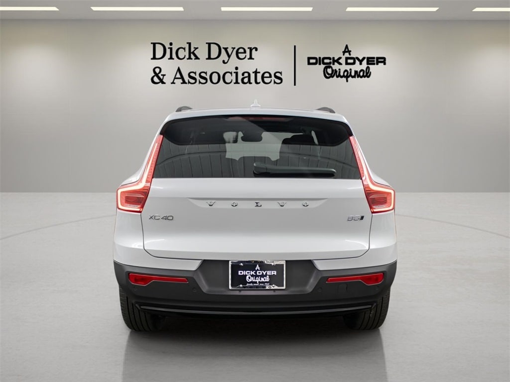 Used 2025 Volvo XC40 B5 Plus Dark Theme SUV
