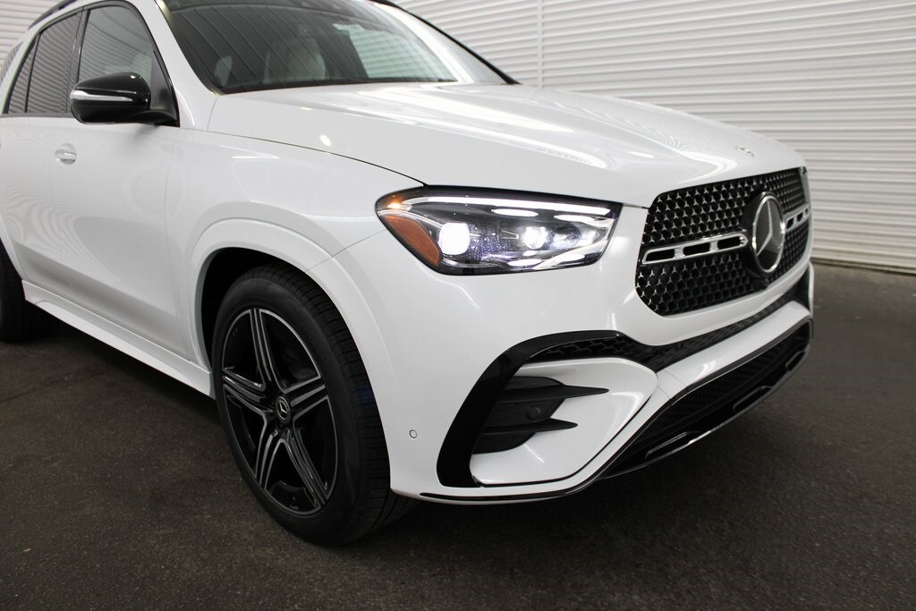 2026 Mercedes Benz GLE 580 4MATIC photo 2
