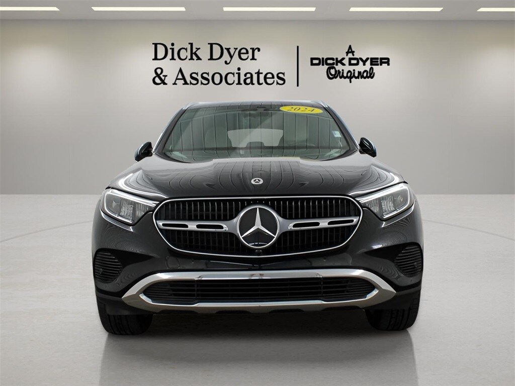 2024 Mercedes Benz GLC 300 4MATIC photo 2