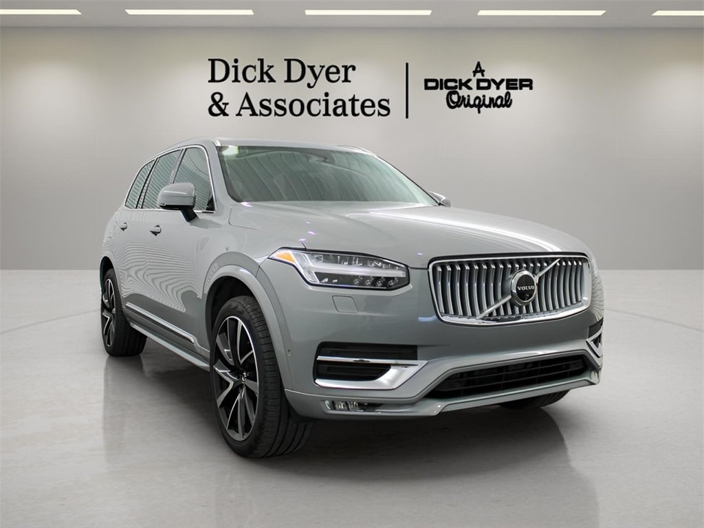 2025 Volvo XC90 Plus's photo