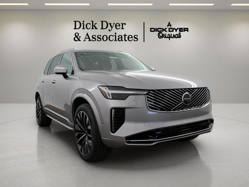 2026 Volvo XC90 B6 Plus Bright 7-Seater 4WD's photo