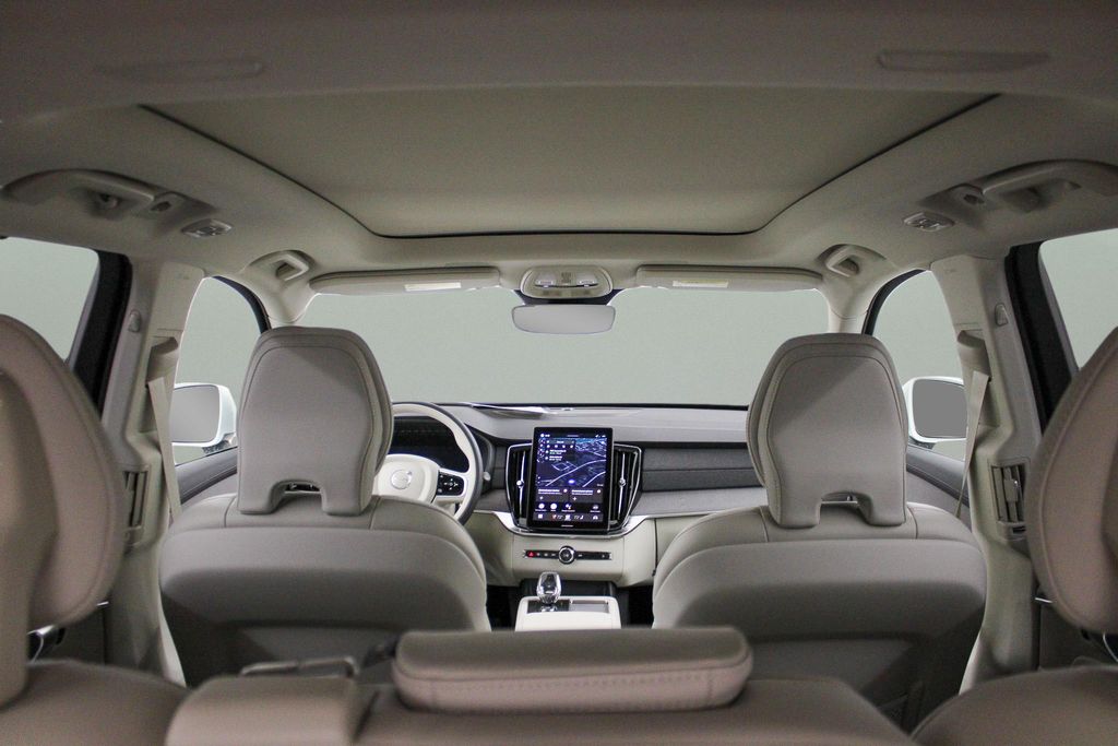 2026 Volvo XC90 Ultra - Photo 11