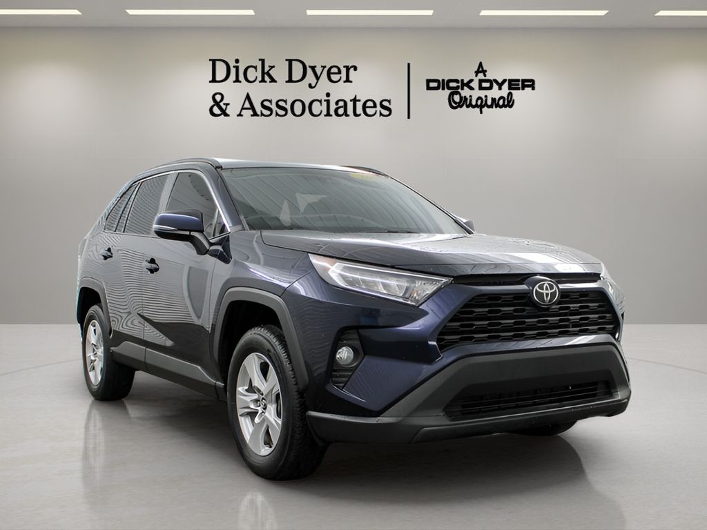 2020 Toyota RAV4 XLE