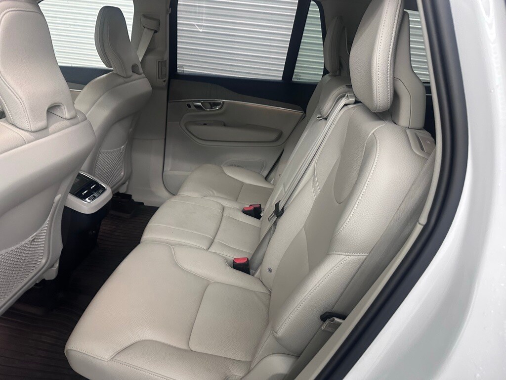 2025 Volvo XC90 Plus photo 3