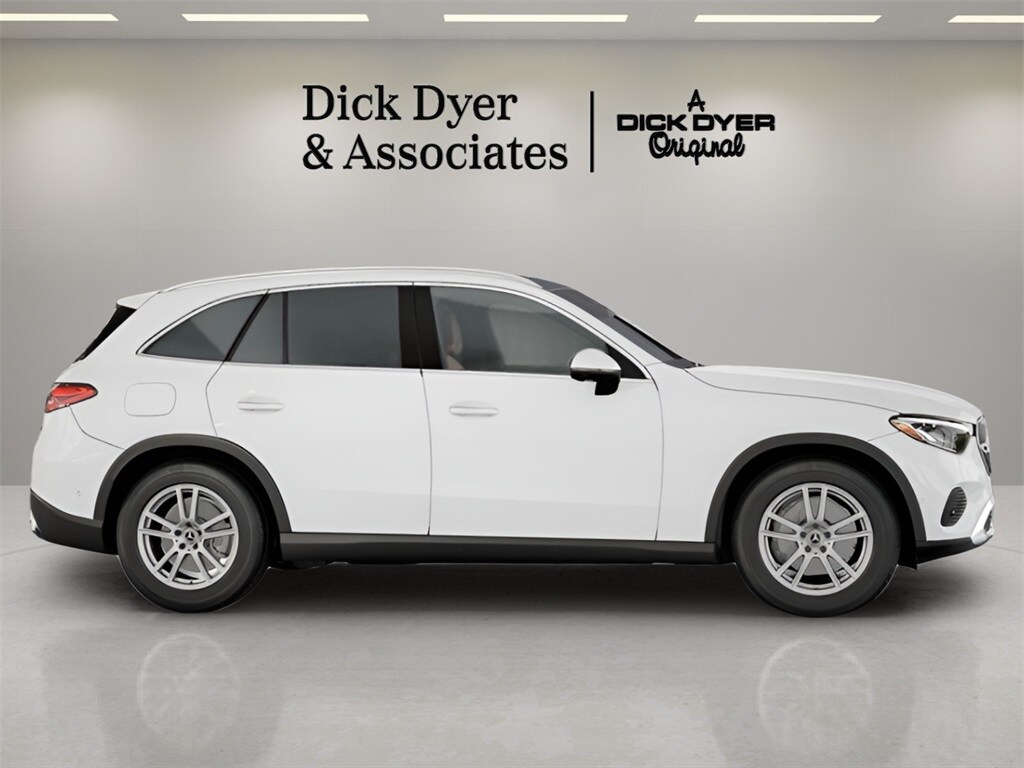 2026 Mercedes Benz GLC 300 4MATIC photo 4