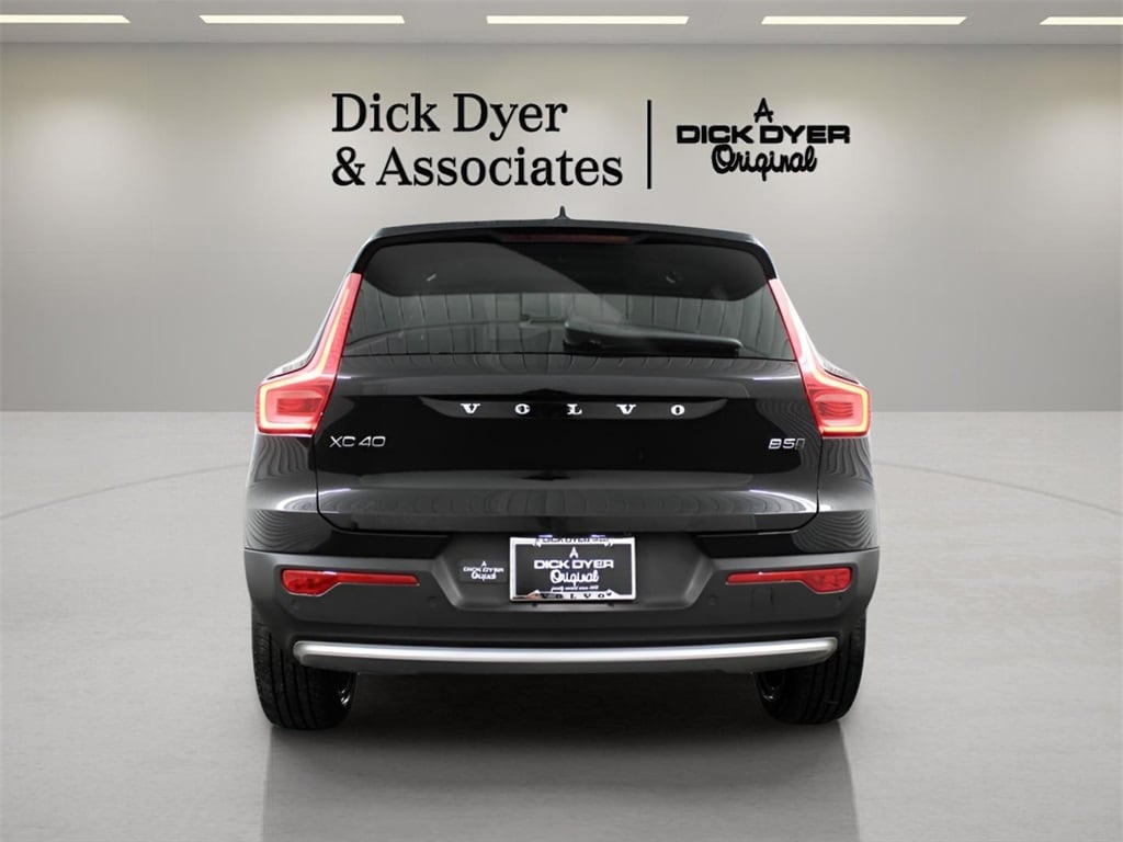 Used 2025 Volvo XC40 B5 Plus Bright Theme SUV