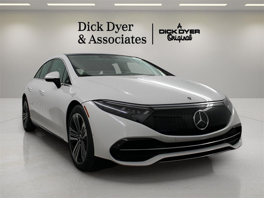 2022 Mercedes-Benz EQS Base's photo