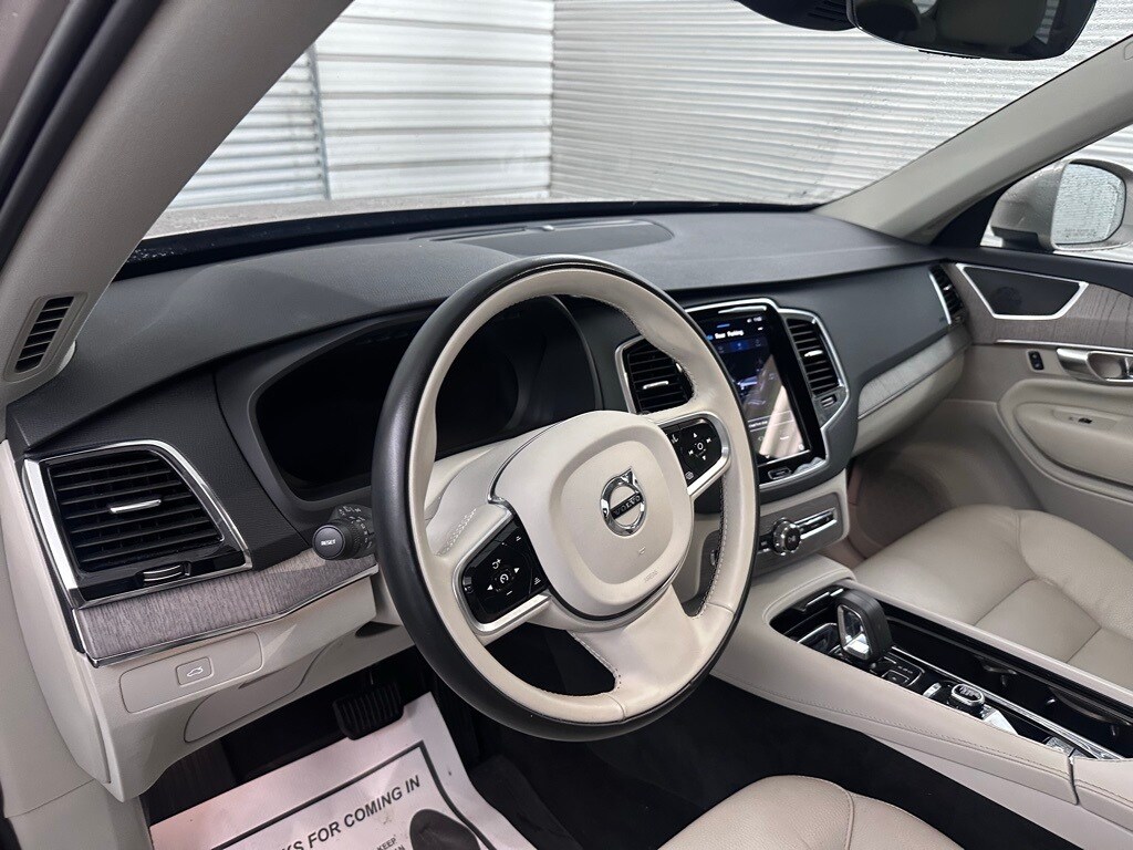 2023 Volvo XC90 AWD Plus photo 3