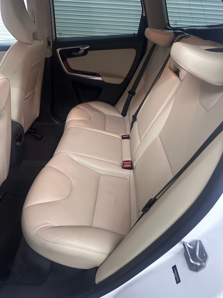 2017 Volvo XC60 T5 Inscription photo 2