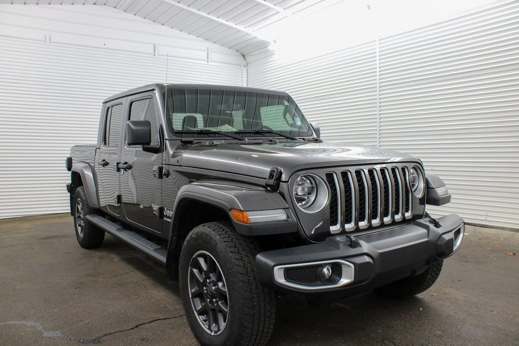 Used 2020 Jeep Gladiator Overland with VIN 1C6HJTFG3LL172863 for sale in Columbia, SC