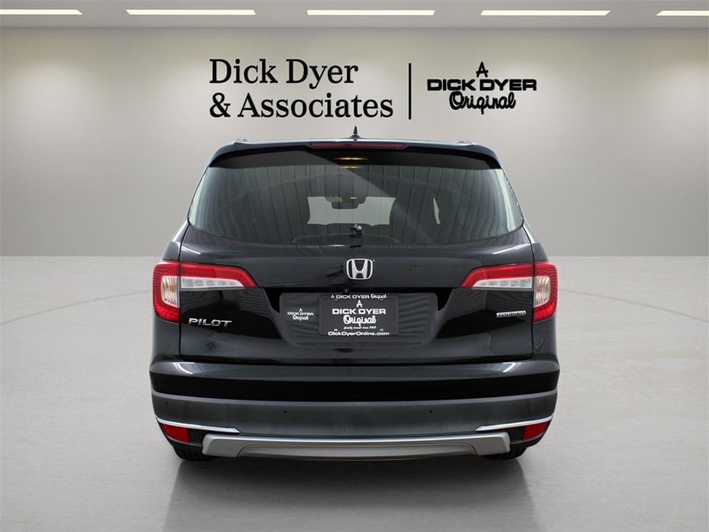 Used 2022 Honda Pilot Touring 8 Passenger SUV