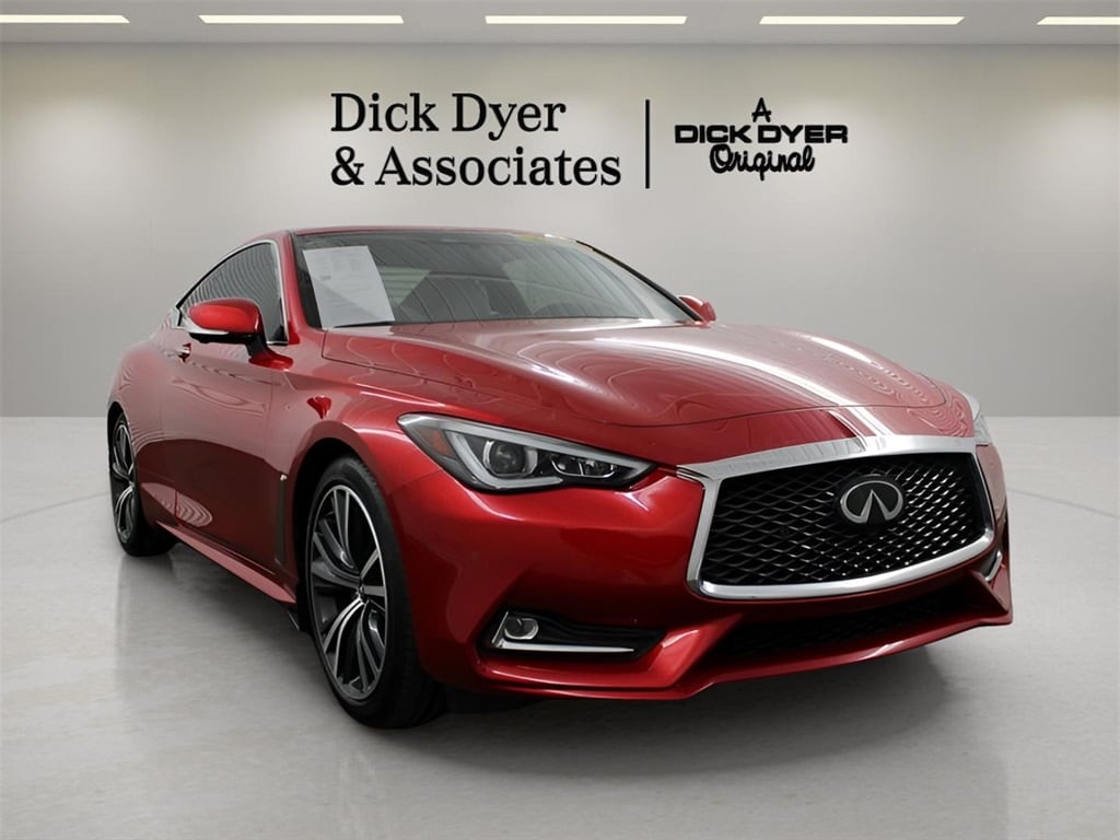 2022 INFINITI Q60 Coupe LUXE's photo