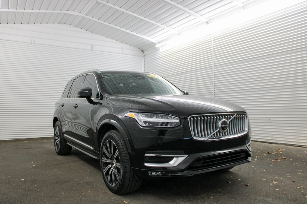 2023 Volvo XC90 Plus's photo