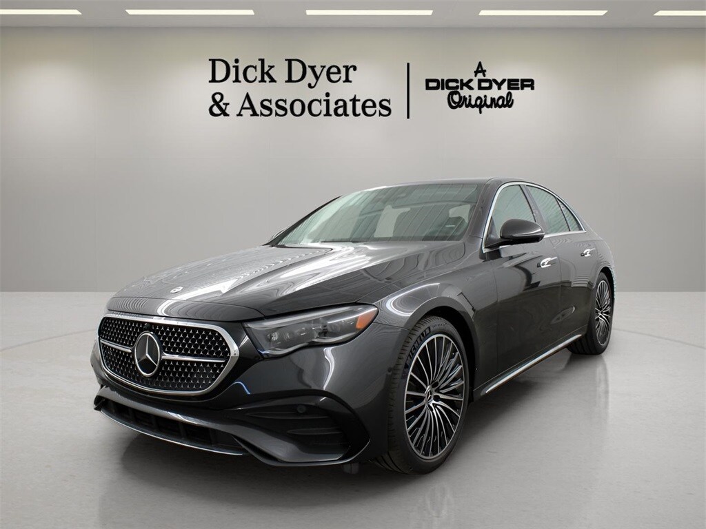 2025 Mercedes Benz E 350 Sedan photo 4