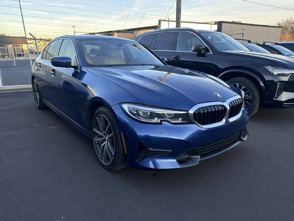 2021 BMW 3 Series 330's photo
