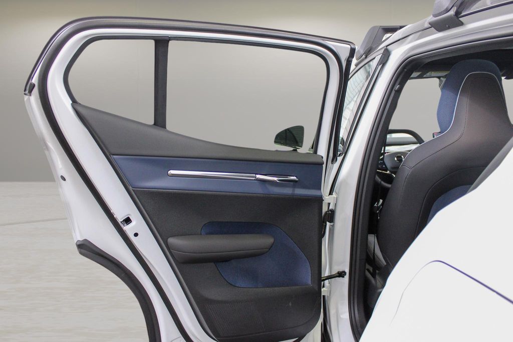 2026 Volvo EX30 Ultra - Photo 24