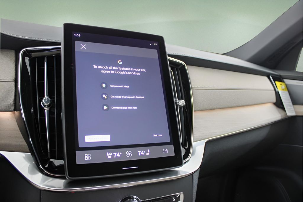 2026 Volvo XC90 Plus - Photo 23