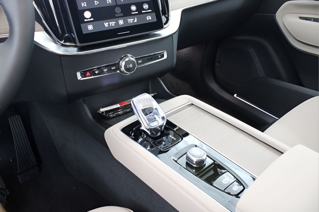 New 2026 Volvo XC90 plug-in hybrid for sale in Columbia SC | Stock