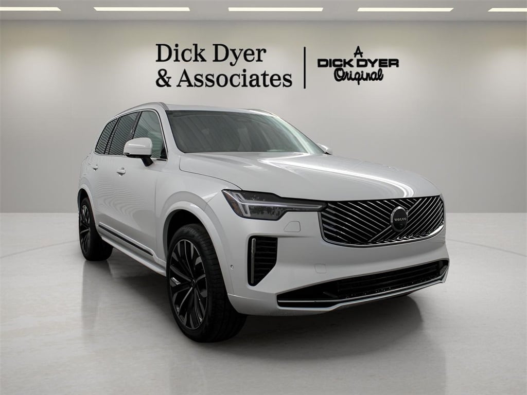 2026 Volvo XC90 Plus's photo