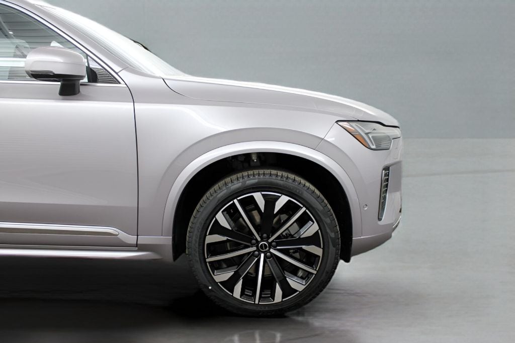 2026 Volvo XC90 Plus - Photo 33