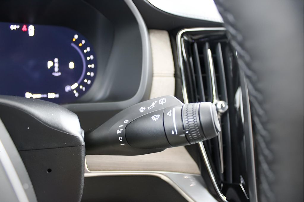 2026 Volvo XC90 Plus - Photo 21
