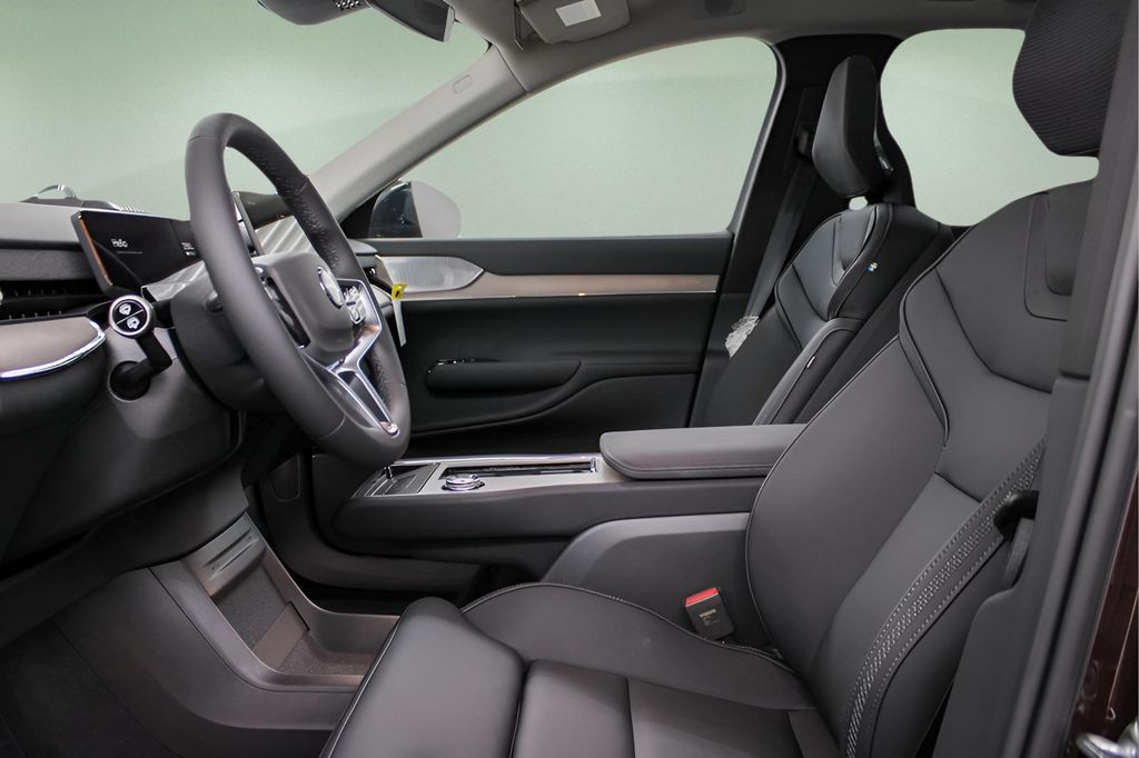 2025 Volvo EX90 Ultra - Photo 26