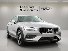 2025 Volvo V60 Cross Country B5 Plus Wagon