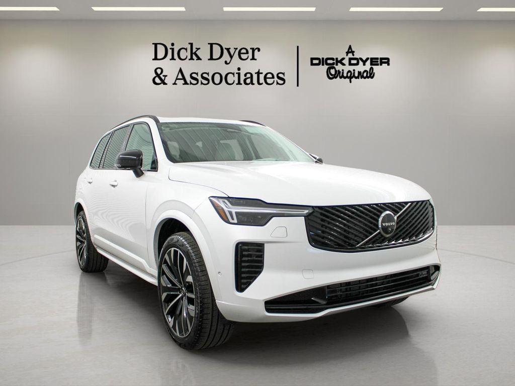 2026 Volvo XC90 B6 Ultra Dark 7-Seater 4WD's photo