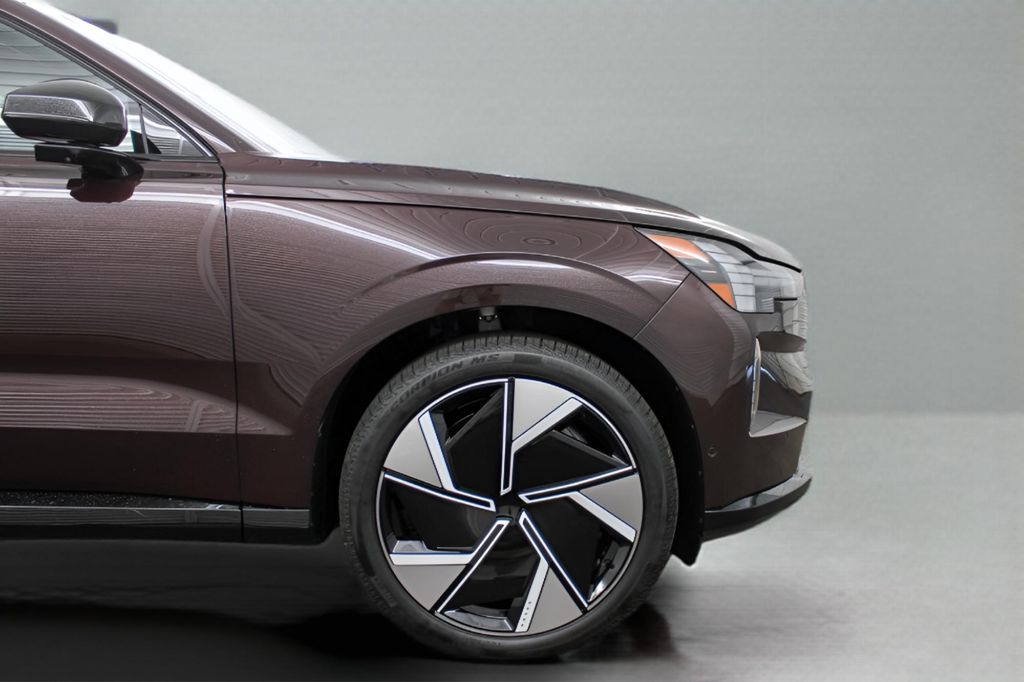 2025 Volvo EX90 Ultra - Photo 13