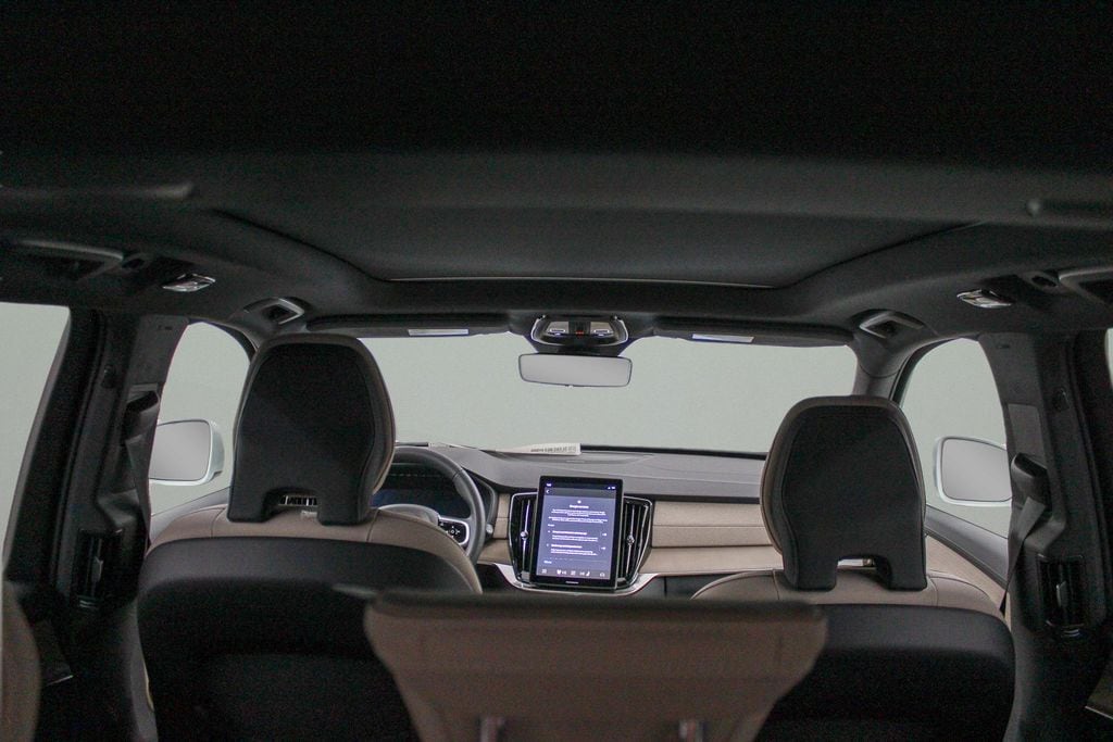 2026 Volvo XC90 Plus - Photo 20