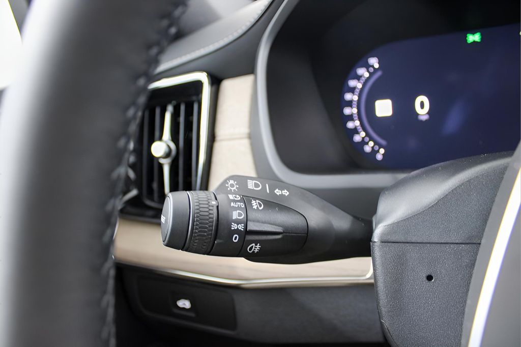 2026 Volvo XC90 Plus - Photo 20