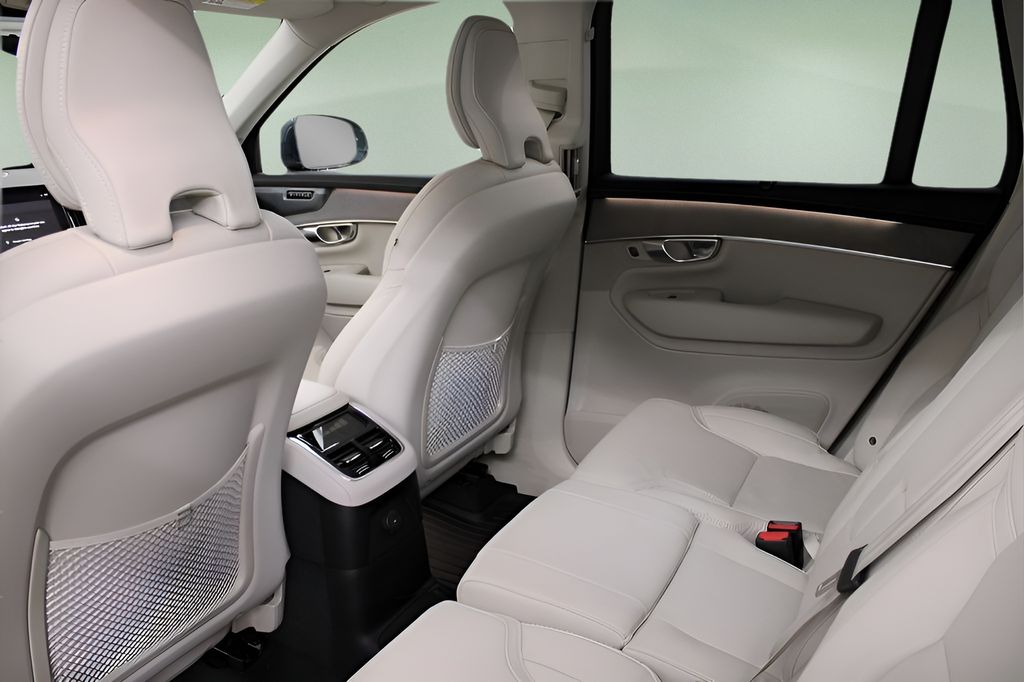 2026 Volvo XC90 Ultra - Photo 24