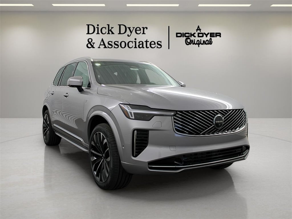 2026 Volvo XC90 Plus's photo