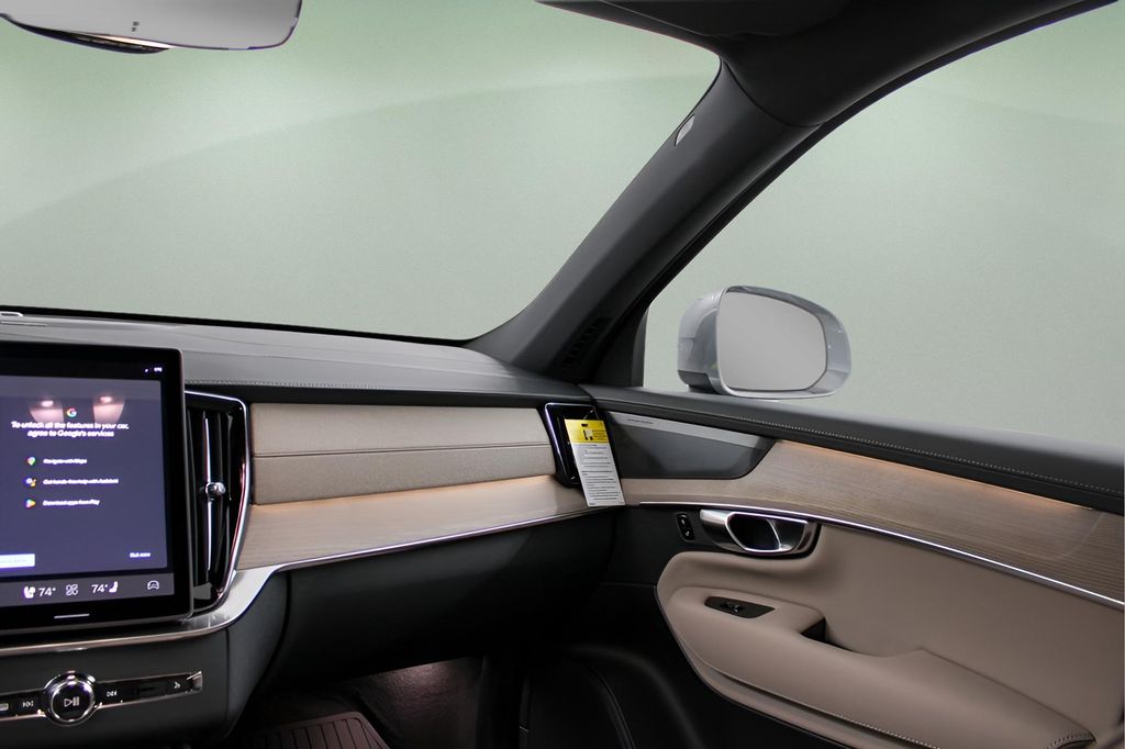 2026 Volvo XC90 Plus - Photo 15