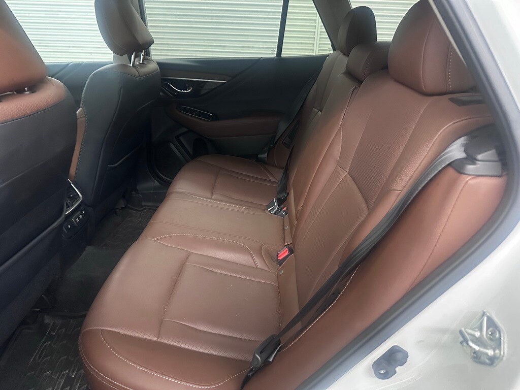 2022 Subaru Outback Touring photo 3