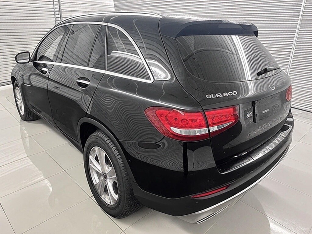 2017 Mercedes Benz GLC 300 photo 3