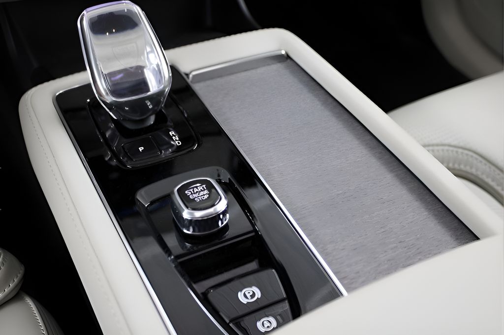 2026 Volvo XC90 Ultra - Photo 37