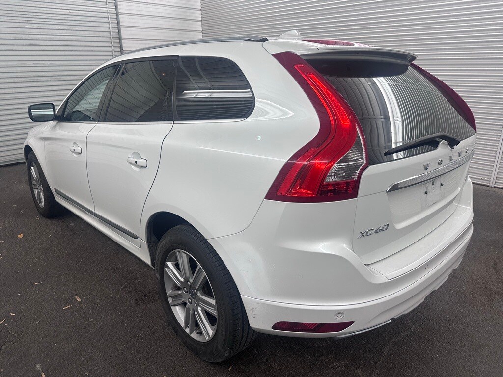 2017 Volvo XC60 T5 Inscription photo 3